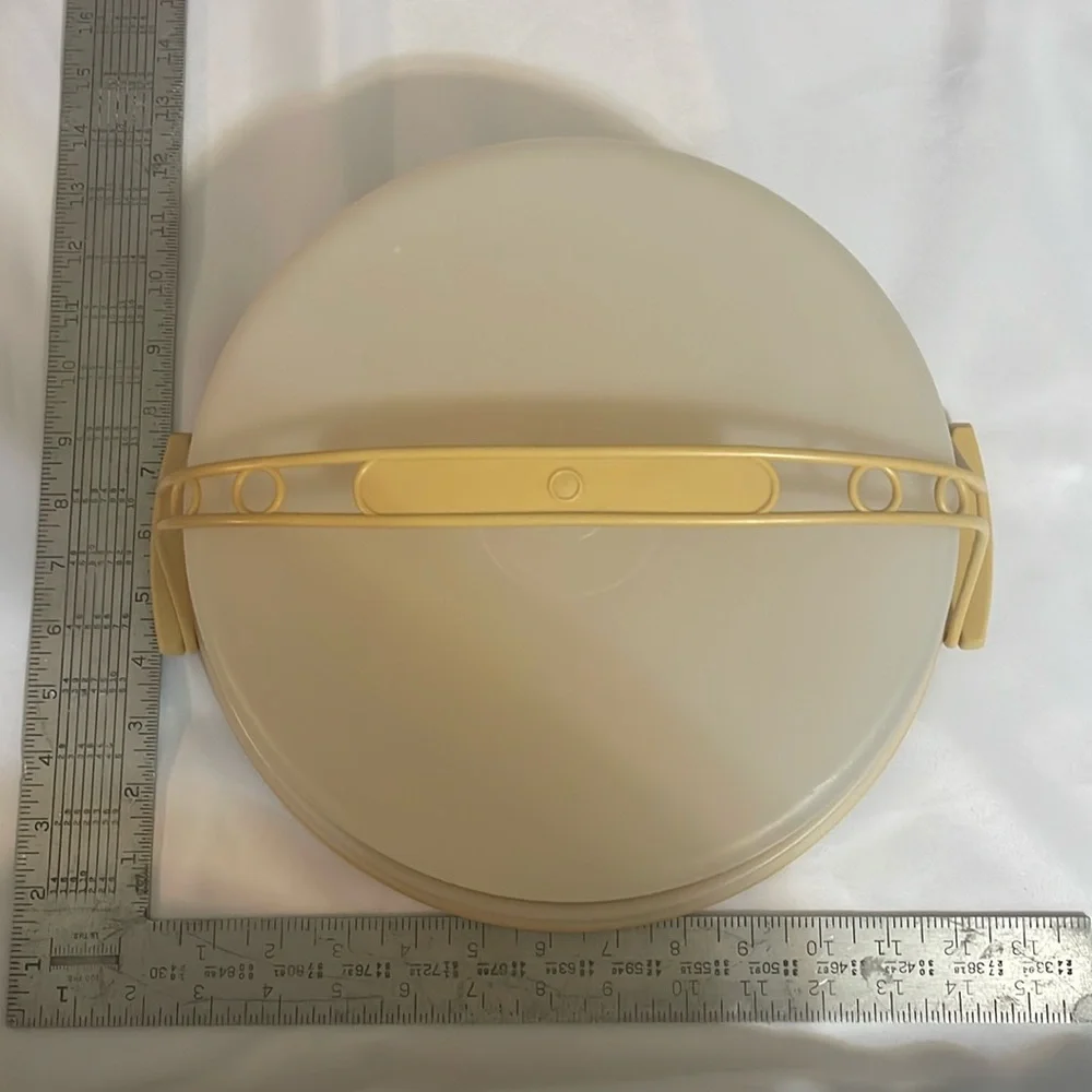Tupperware 8”Pie Cake Keeper‎ Carrying Handle Traditional Mustard Yellow White